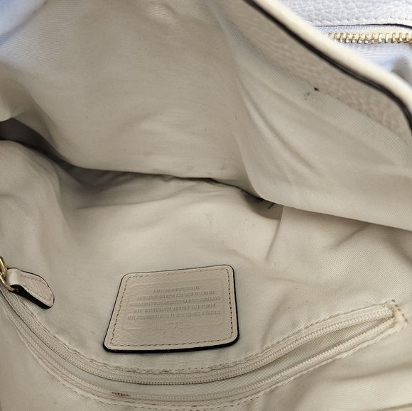 Coach Off White Pebble Grain Leather Purse - Picture 12 of 14